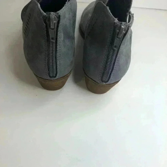 Carlos Santana Ladies Gray Bootie Zip back size 7.5 - Picture 3 of 5